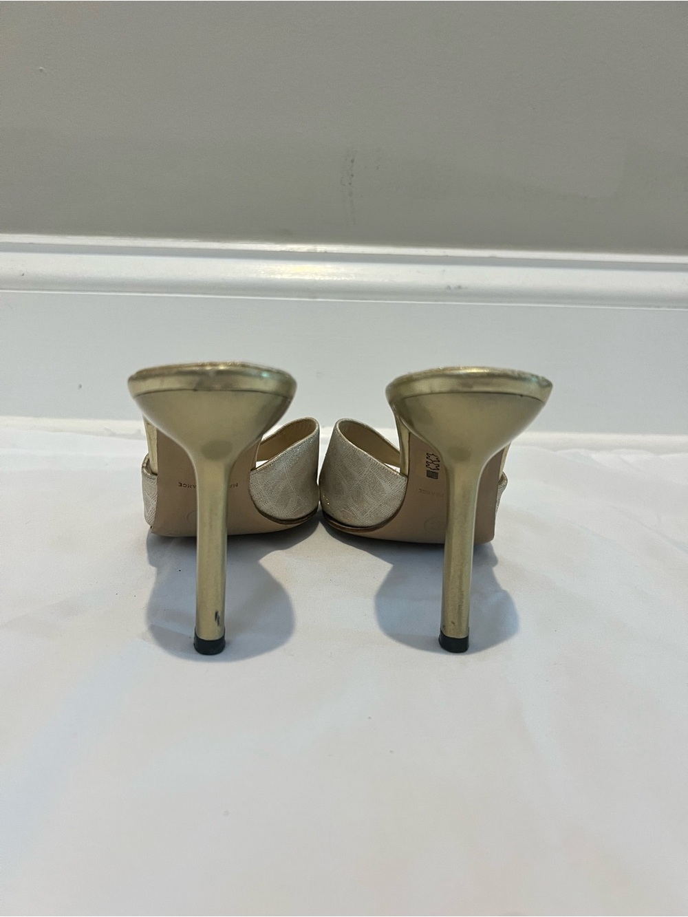 CHANEL Gold Brocade Open-Toe Slide Heels - Picture 4 of 7